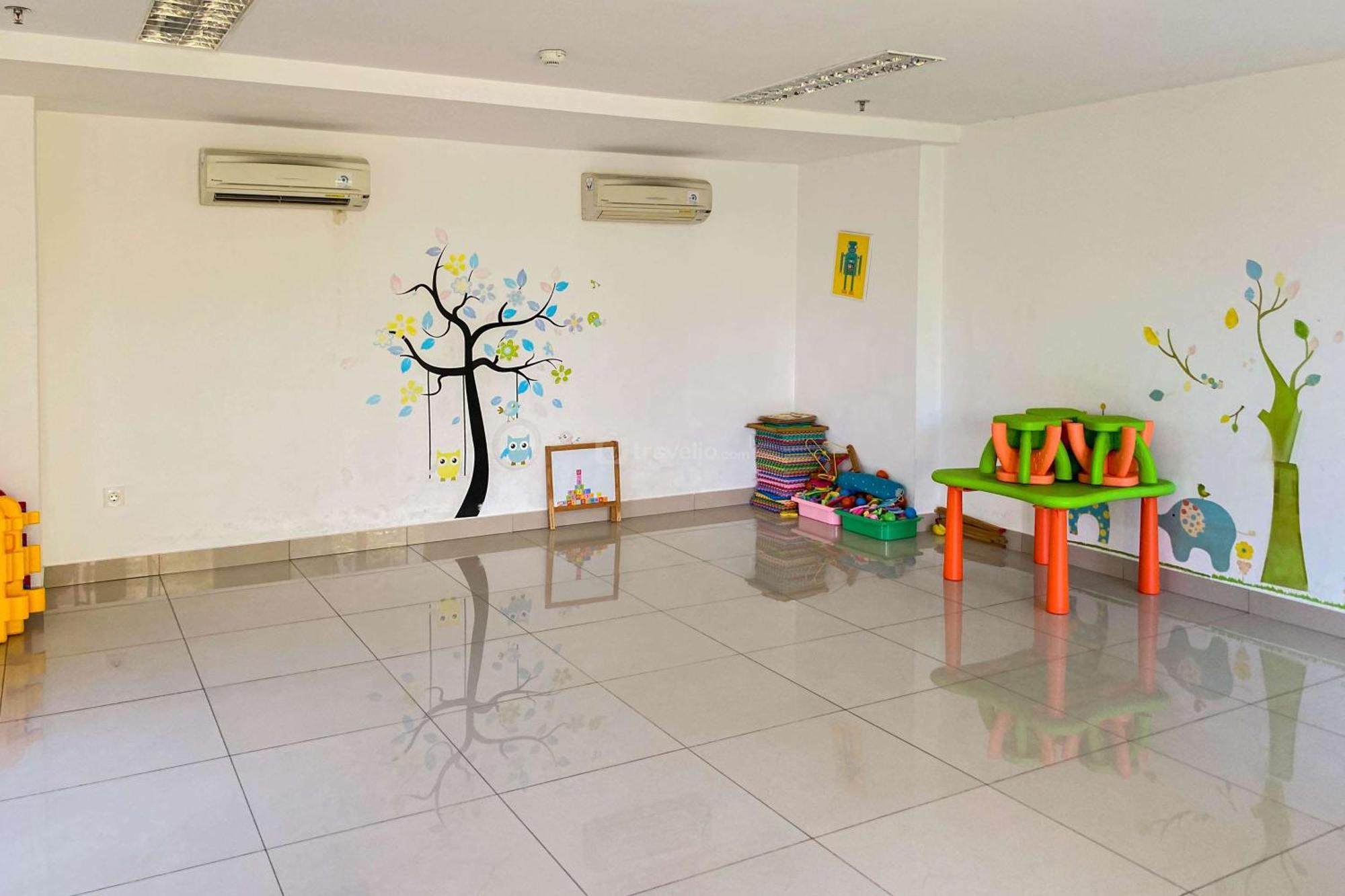 Pleasant And Tidy Springlake Summarecon By Travelio Apartemen Bekasi
