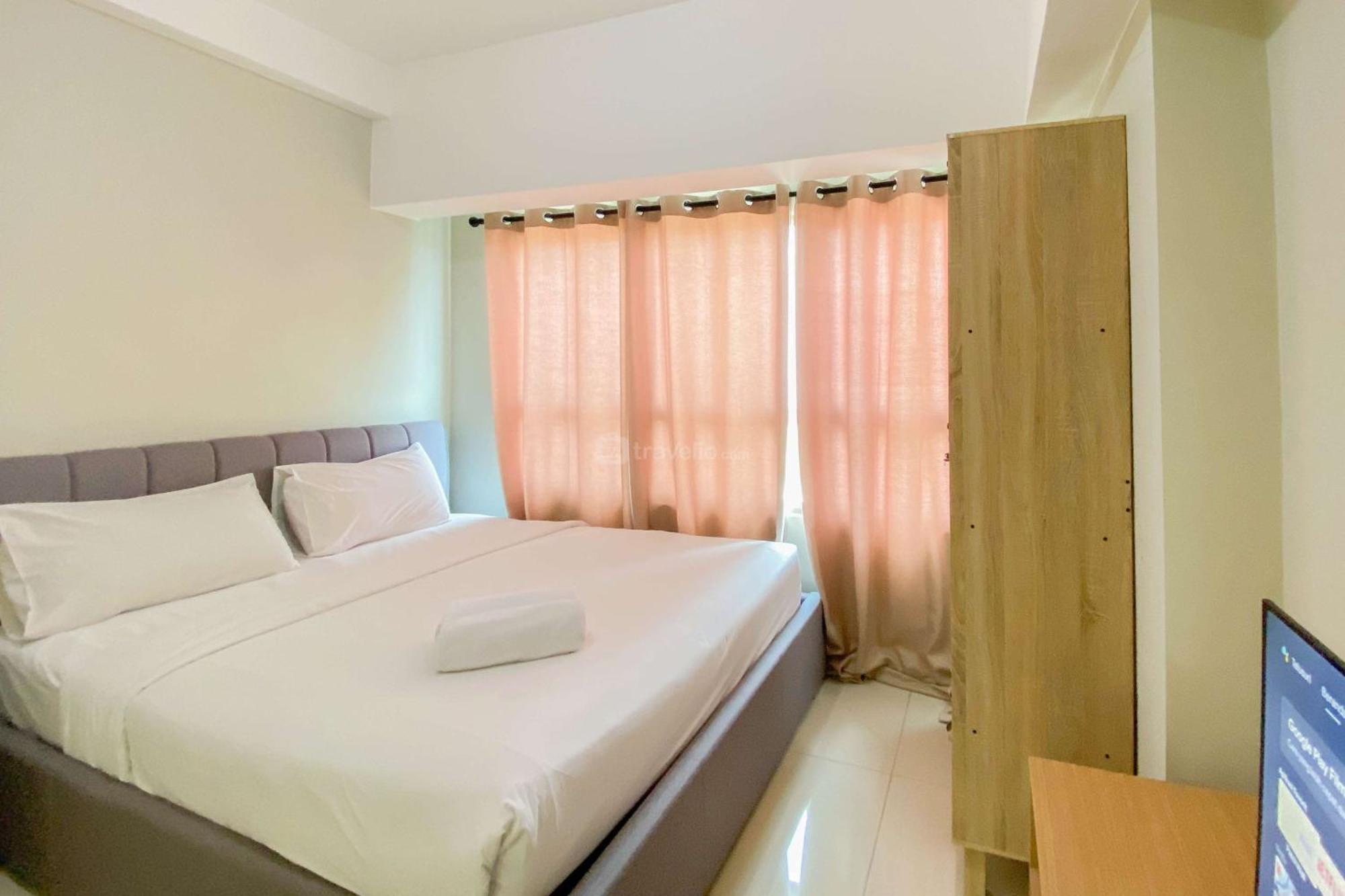 Pleasant And Tidy Springlake Summarecon By Travelio Apartemen Bekasi